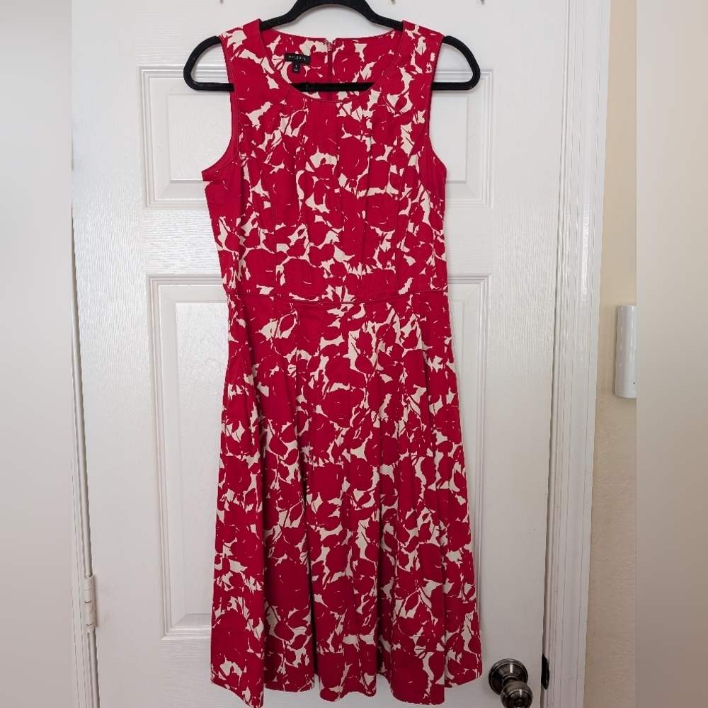 TALBOTS Floral Pleated Aline Dress With Pockets